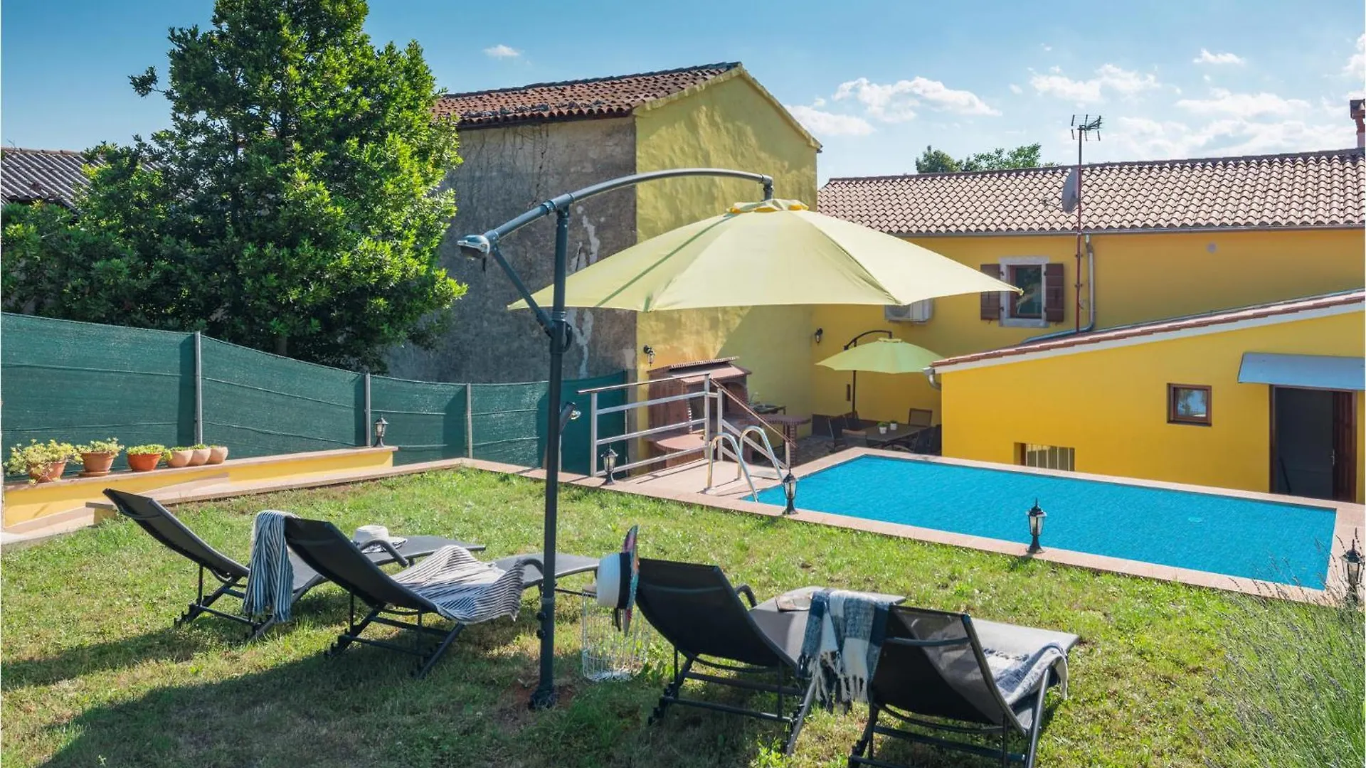 Holiday home Gorgeous Home In Zminj With Kitchen